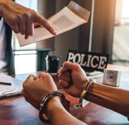 Asistencia al detenido en España